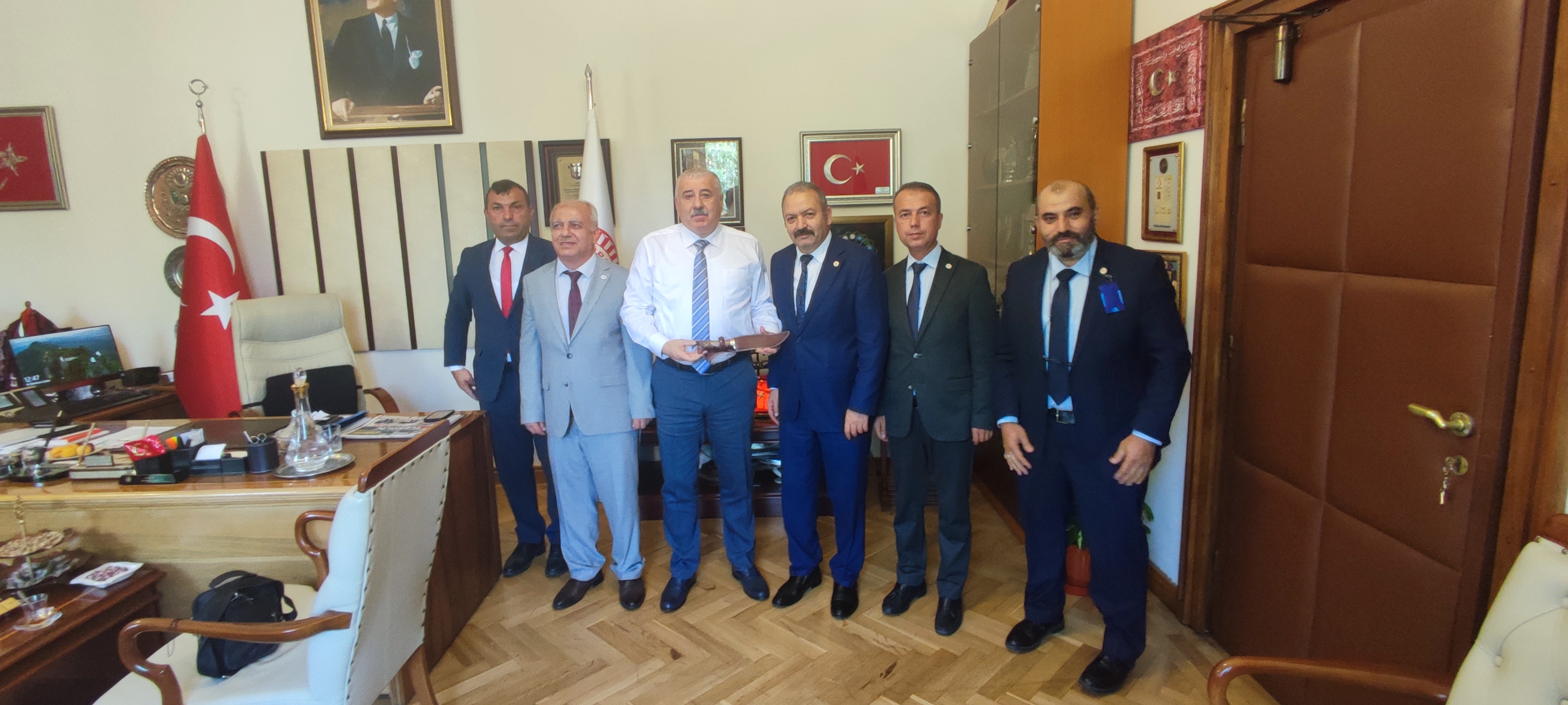 TBMM Meclis idare amiri Mhp Gaziantep Milletvekili Sayın Sermet Atay’ı ziyaret ettik 